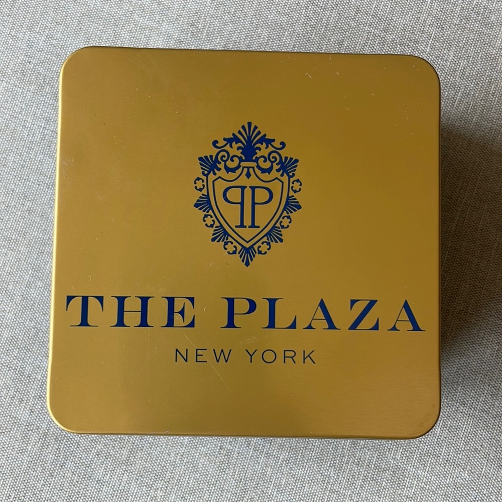The Plaza tin box - Picture 2 of 10